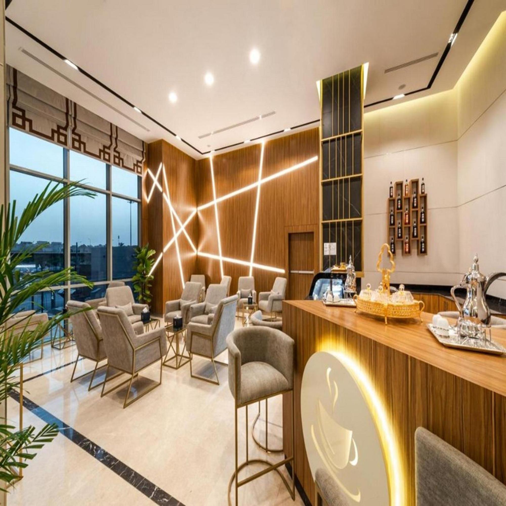 Dancenter Luxury Formerly Anan अपार्टमेंट *