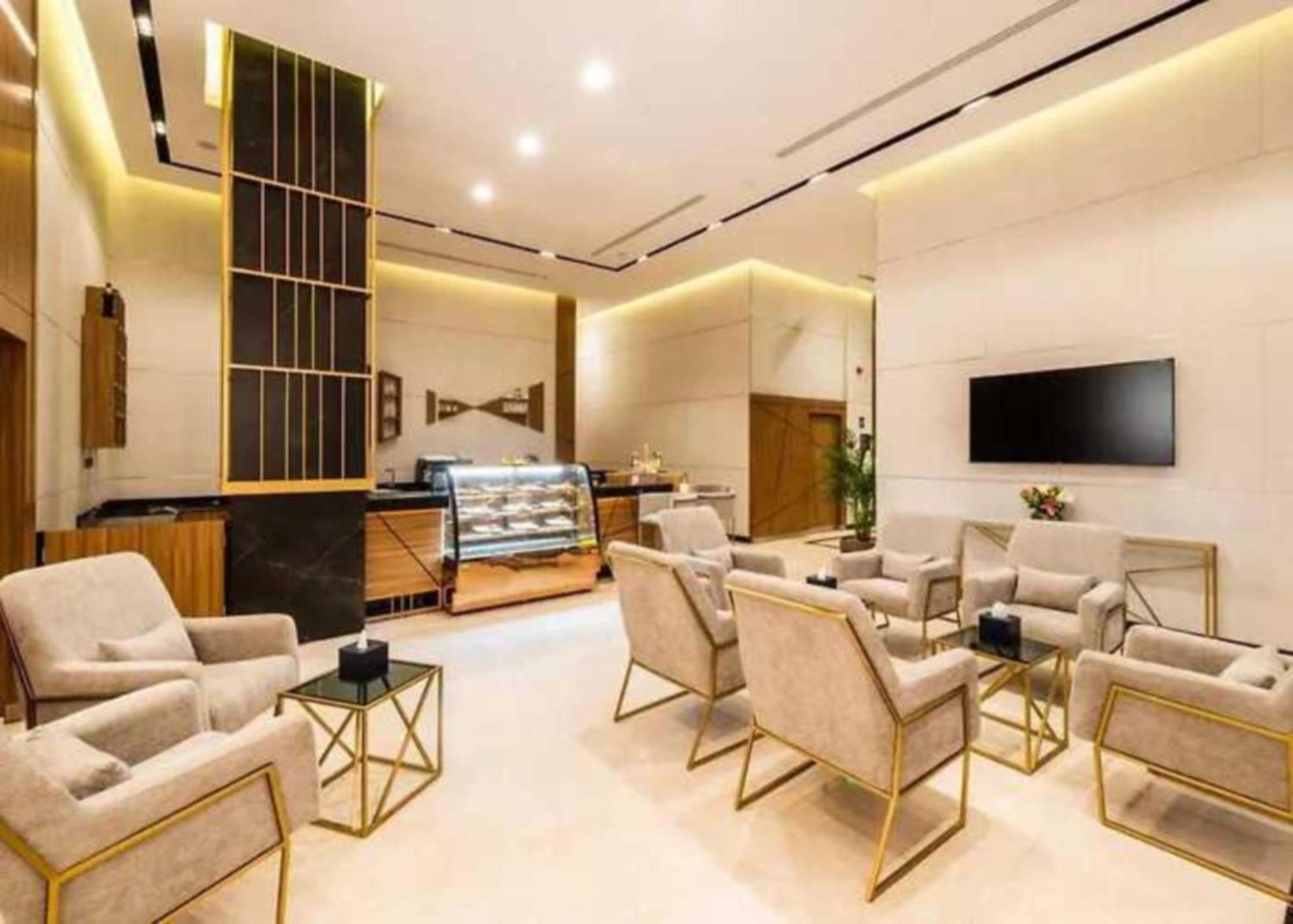 Dancenter Luxury Formerly Anan अपार्टमेंट